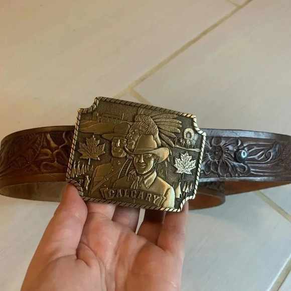 Western Heritage Calgary Big Buckle and Belt Brown Leather 34 - Picture 2 of 9